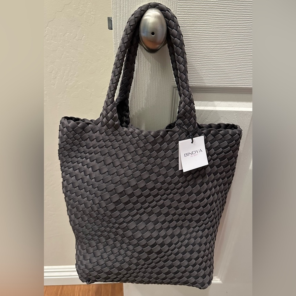 NWT BINDYA New York Handcrafted Woven Polyester Handbag Tote w/ Wristlet. Tote